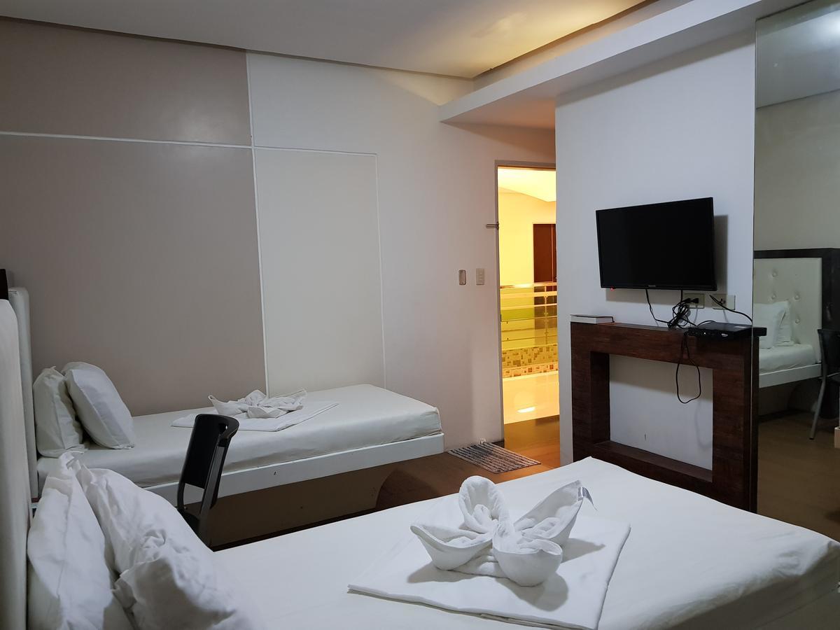 Hotel Giorgio General Santos City Esterno foto